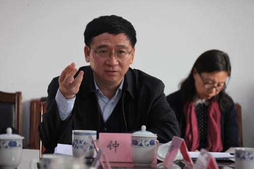钟波参加师市党委中心组学习会议