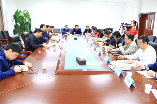 【时政】9月26日下午，可克达拉市秋季绿化工作会议在可克达拉市政府二楼会议室召开%u3002杨俊钦 摄