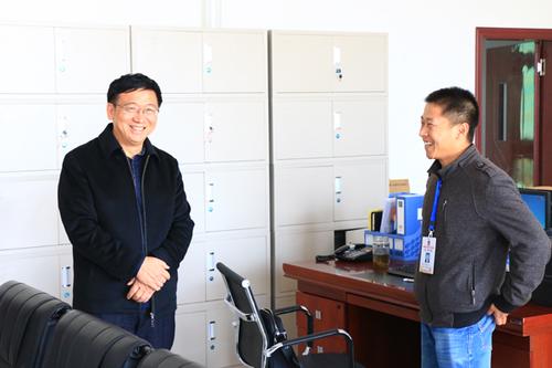 杨俊钦 摄