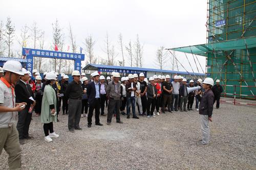 现场监理人员介绍工程概况及施工监理情况