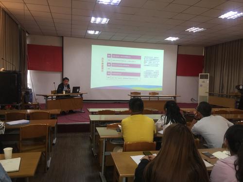 可克达拉市人民政府办公室姚文卿授课