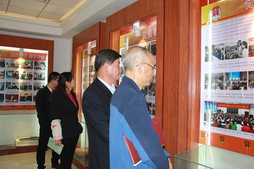 座谈会3