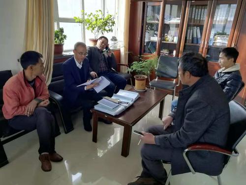 左副局长亲自接待农民工