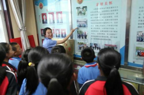 霍城垦区检察院开展“携手关爱，共护明天”检察开放日活动（2）
