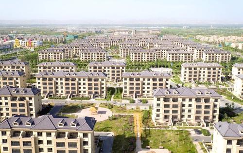 花城佳苑一角  杨俊钦  摄
