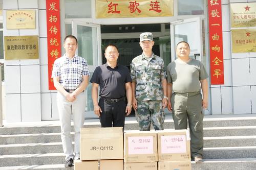 霍管处副处长尹尚军一行慰问阿拉马力边防连