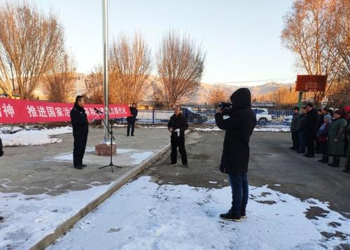 七十一团普法办开展宪法宣讲活动