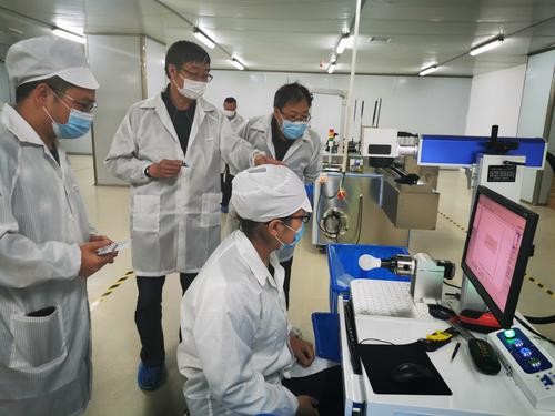 新疆东轩光电科技有限公司生产车间了解企业生产流程