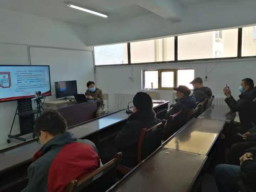 图为专题学习十九届五中全会精神会场