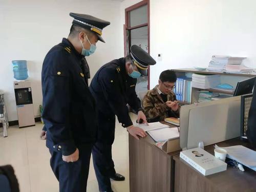 2月11日，督导检查城区各单位值班值守、疫情防控工作落实情况