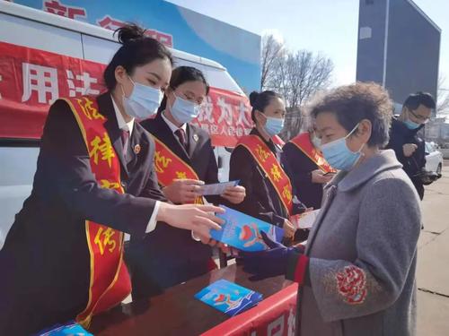 霍城垦区检察院开展妇女儿童维权普法宣传活动图片二