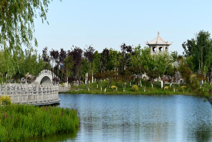 3.小城春色