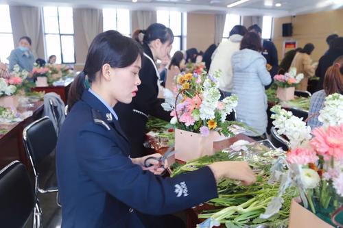 警上填花后