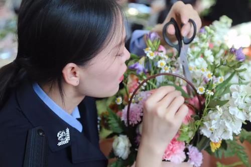 警上填花后1