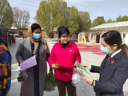 霍城垦区检察院深入基层开展全民国家安全教育日宣传活动图片三