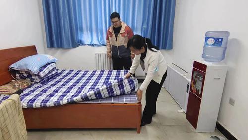 五一前慰问访惠聚1