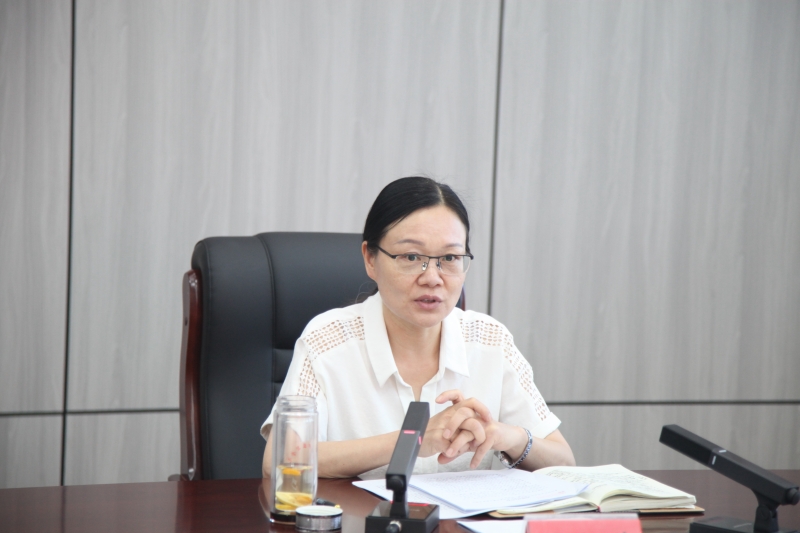 师市人社局党组书记于红英同志讲党课